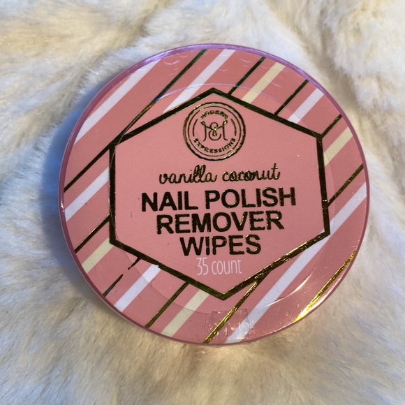 Cosmetic Bundle - Picture 4 of 13